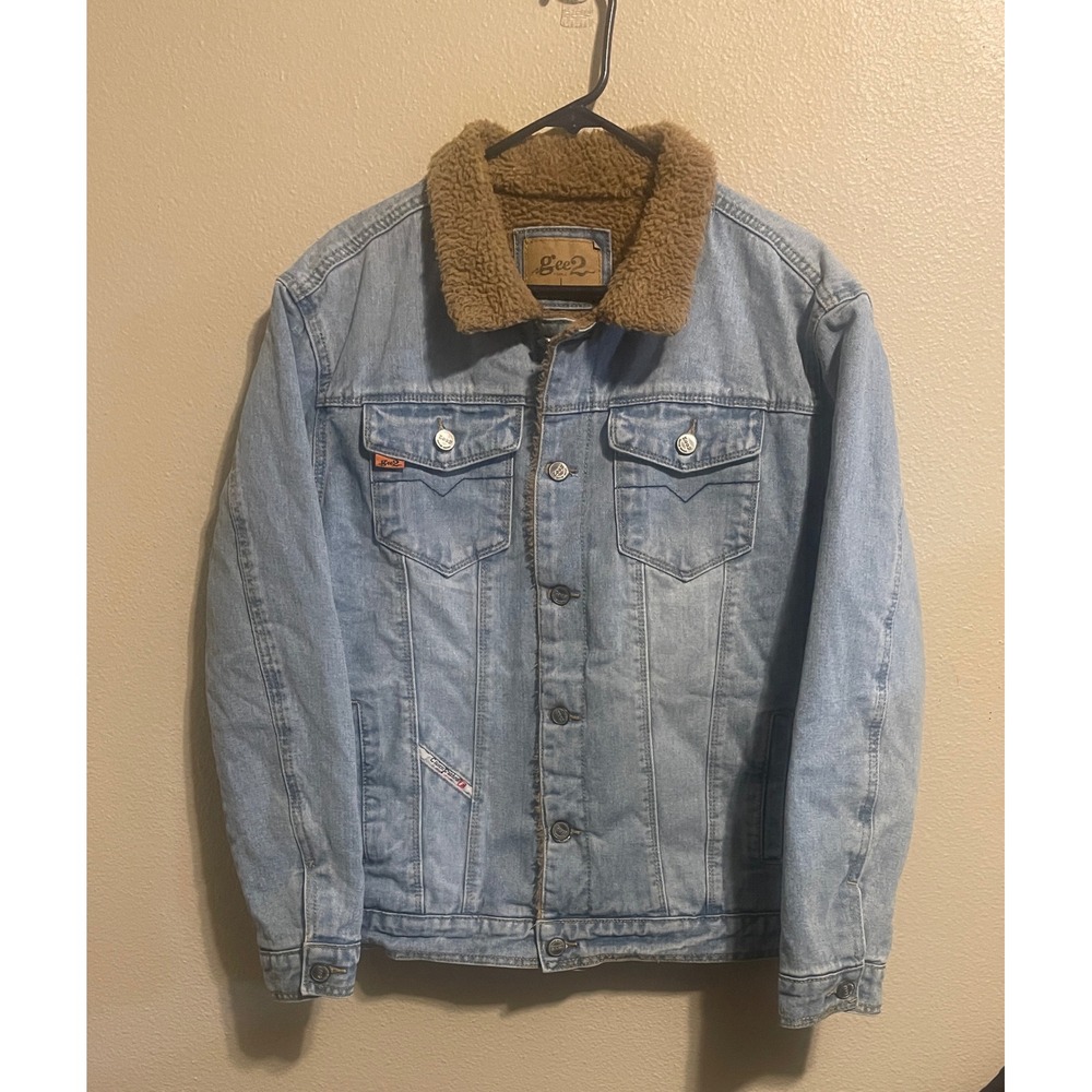 Gee2‎ Island Women's Size L, Denim Jacket  Light Wash Sherpa Lined Collar Warm